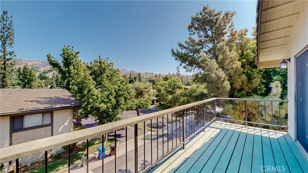 2335 E Greenview Drive