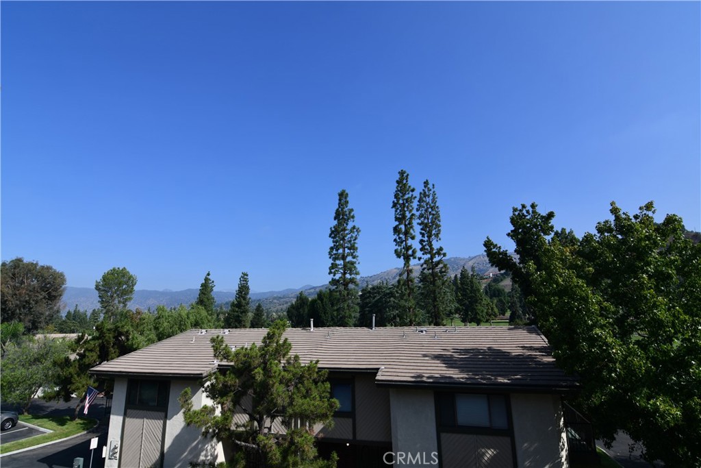 2335 E Greenview Drive