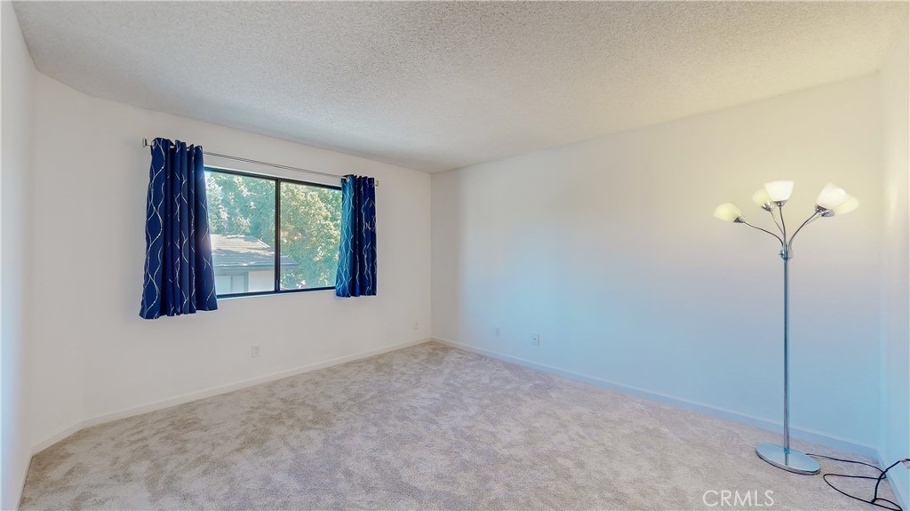 2335 E Greenview Drive