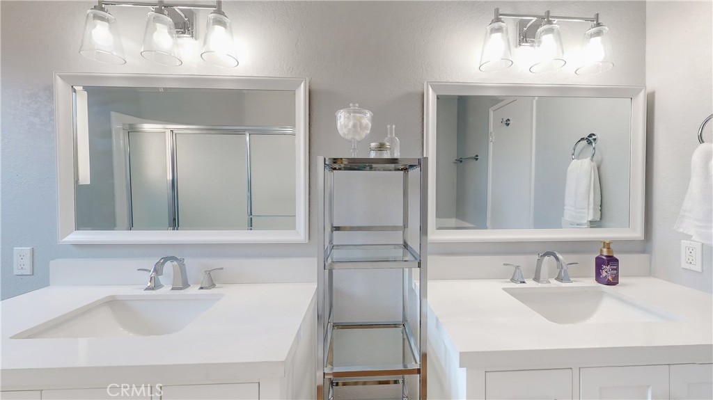 2335 E Greenview Drive