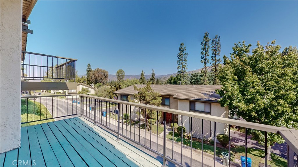 2335 E Greenview Drive