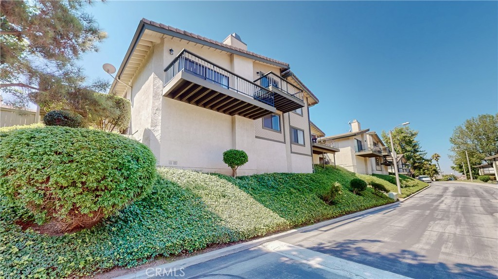 2335 E Greenview Drive