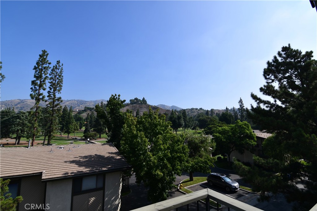 2335 E Greenview Drive