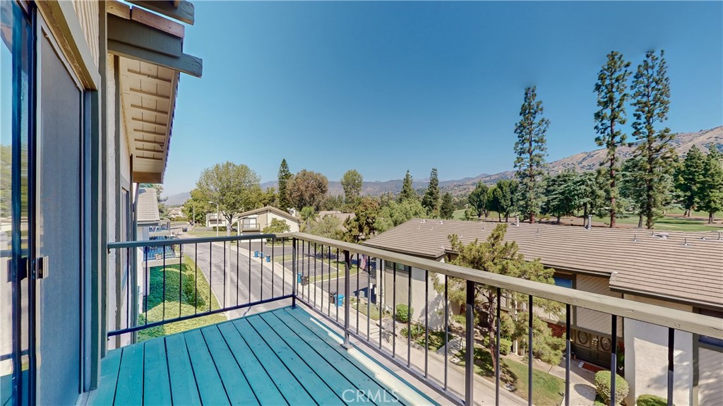 2335 E Greenview Drive