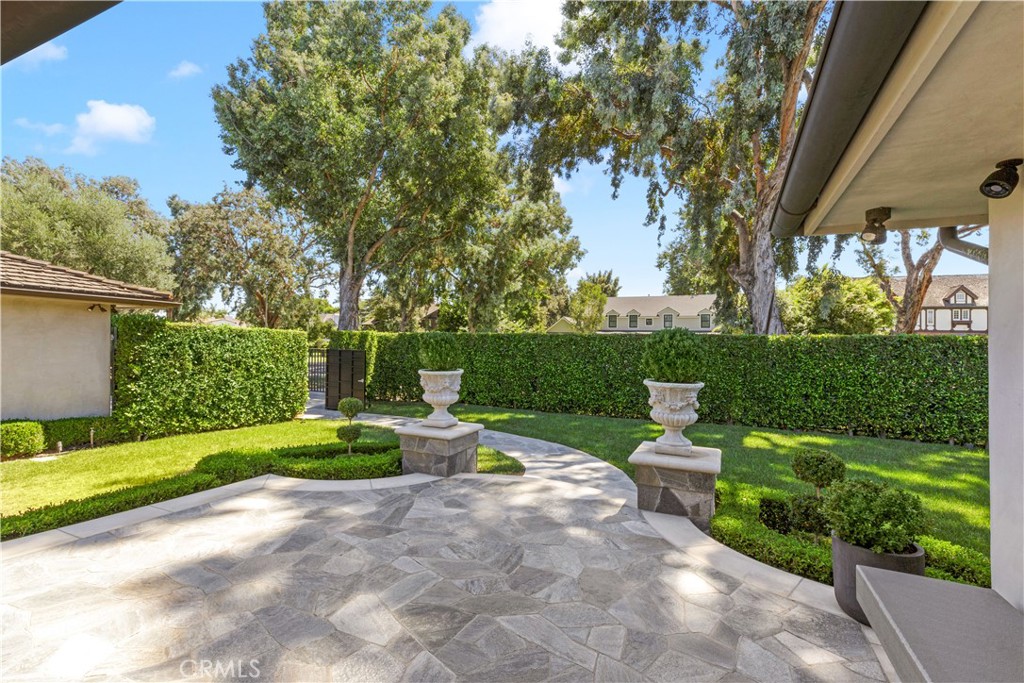 4255 Country Club Drive