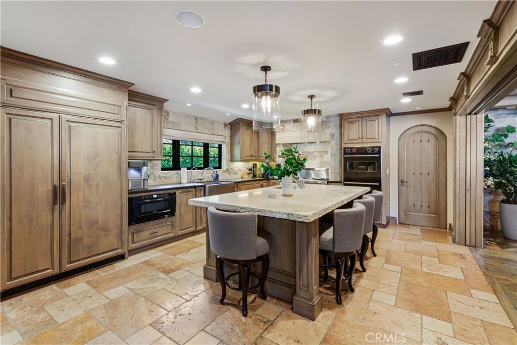 4255 Country Club Drive