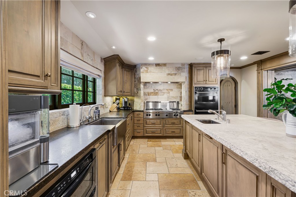 4255 Country Club Drive