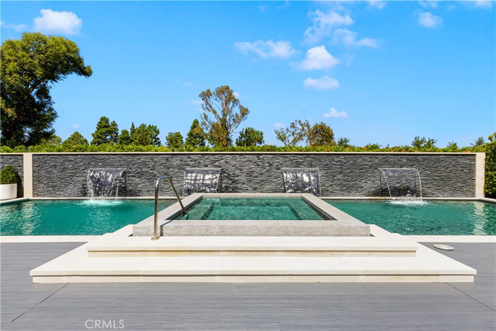 4255 Country Club Drive