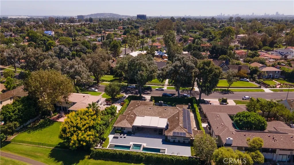 4255 Country Club Drive