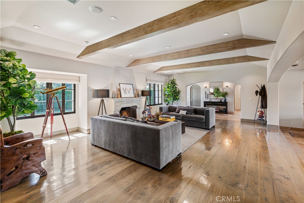 4255 Country Club Drive