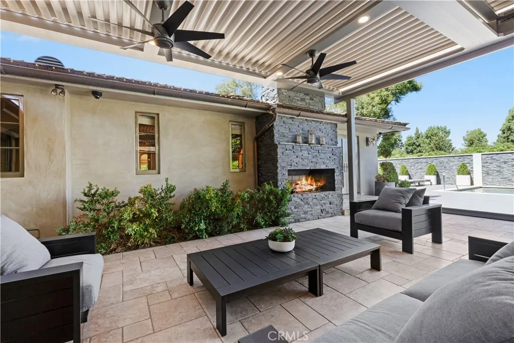 4255 Country Club Drive