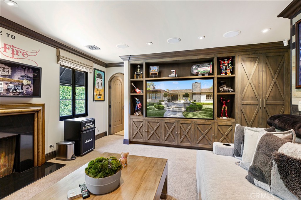 4255 Country Club Drive