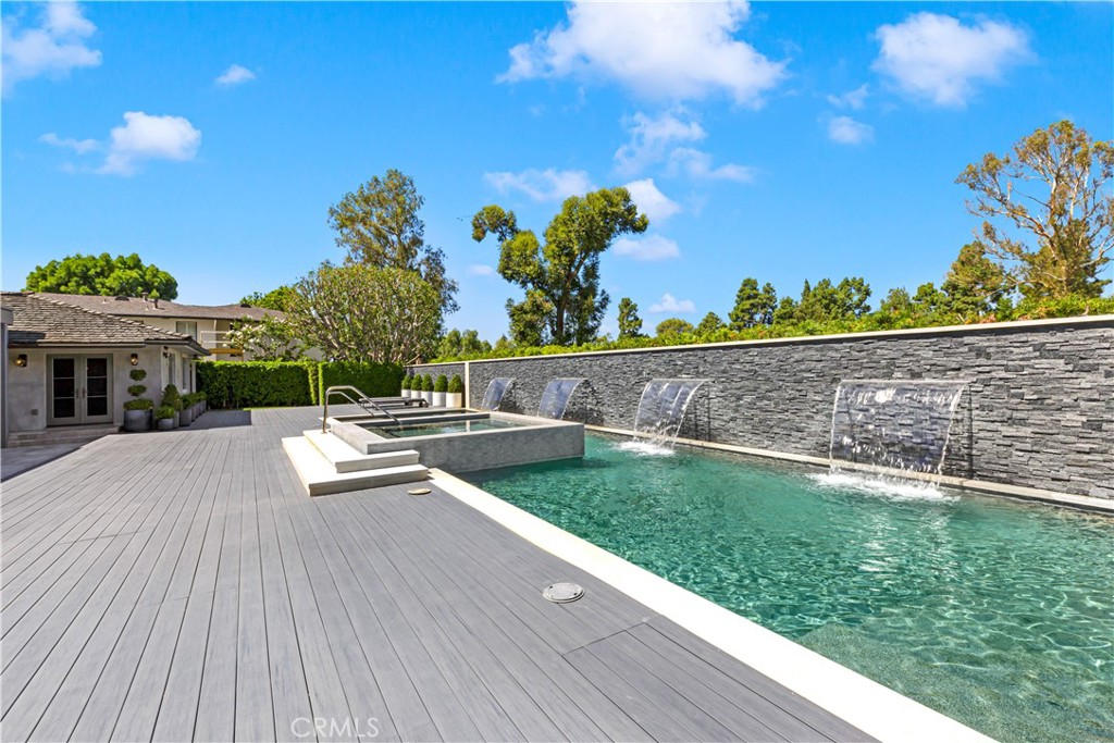 4255 Country Club Drive