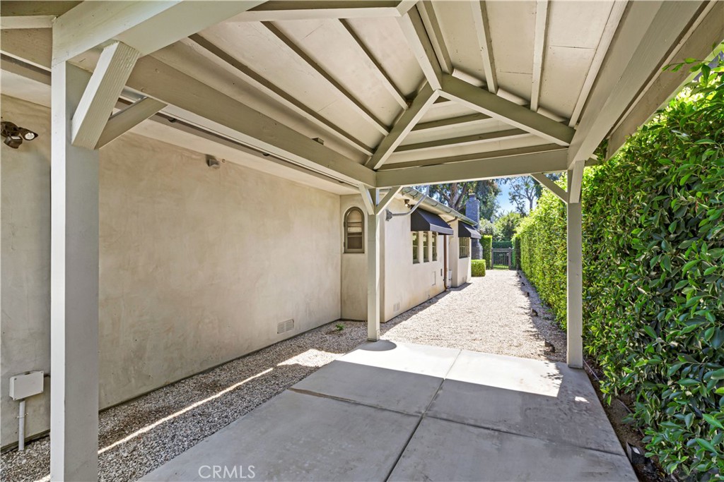 4255 Country Club Drive