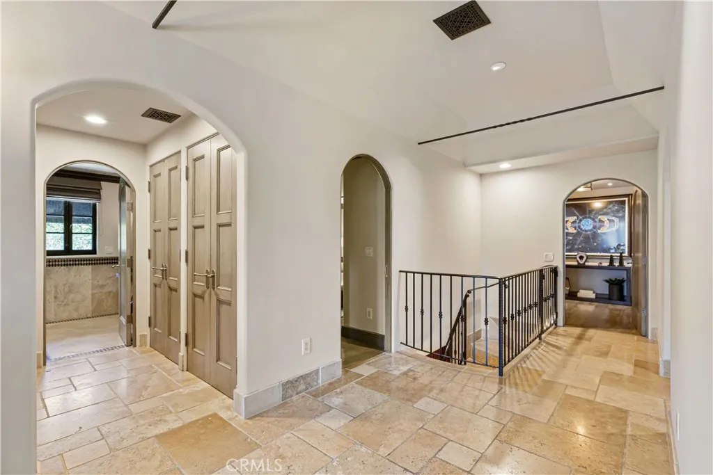 4255 Country Club Drive