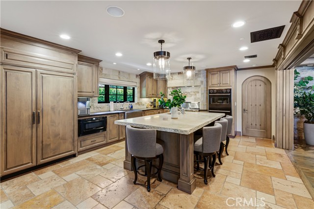 4255 Country Club DR