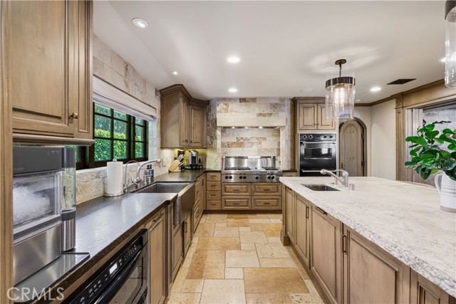 4255 Country Club DR