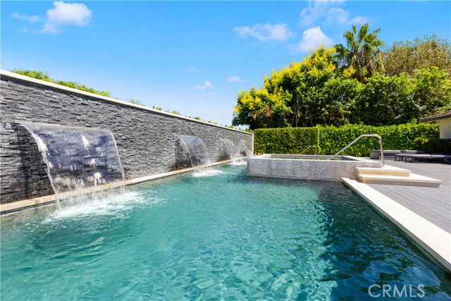 4255 Country Club DR