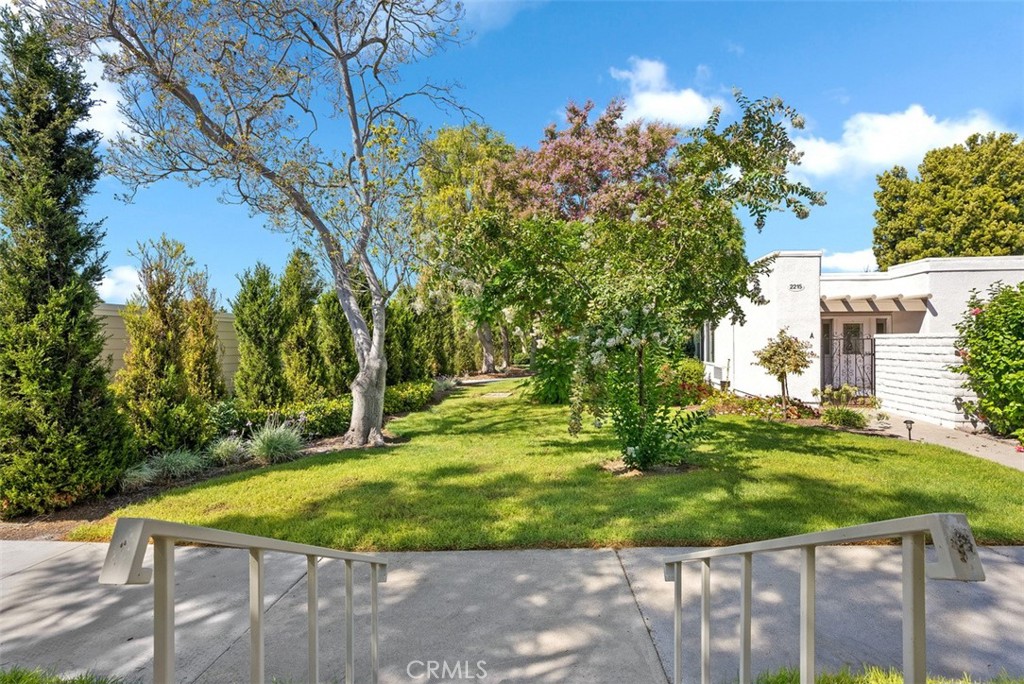 2218 Via Mariposa East H