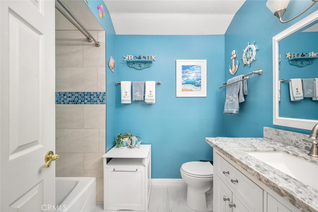 8441 Meadowlark Lane