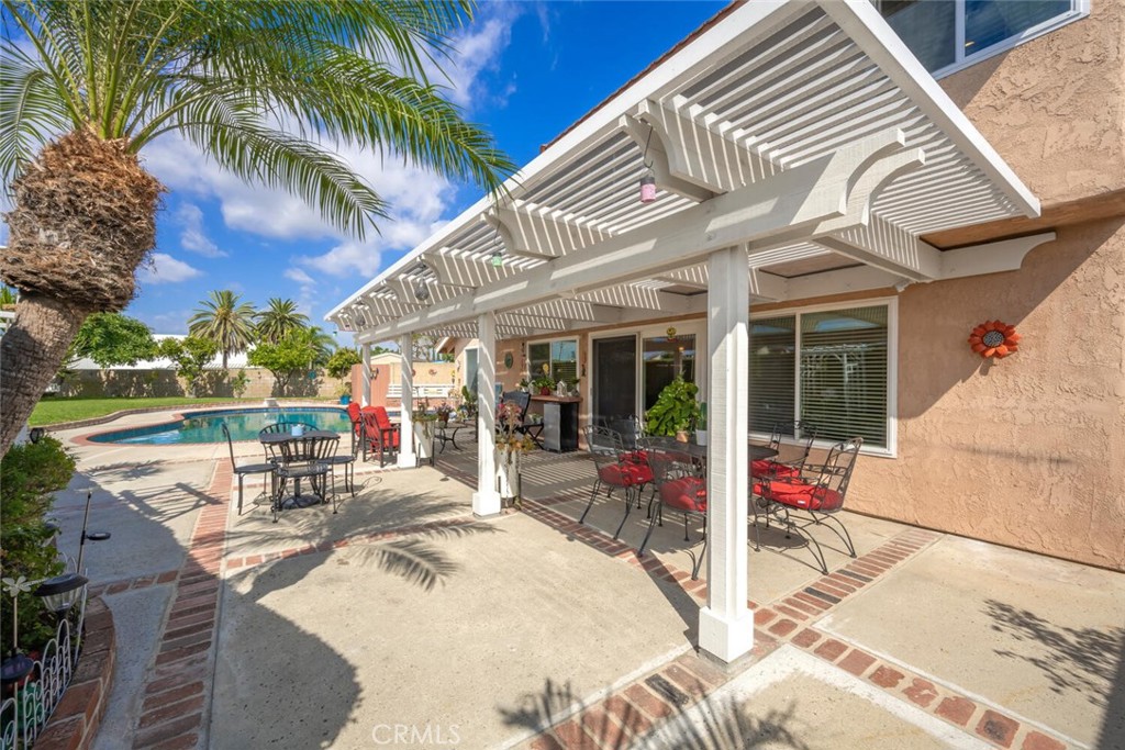 8441 Meadowlark Lane