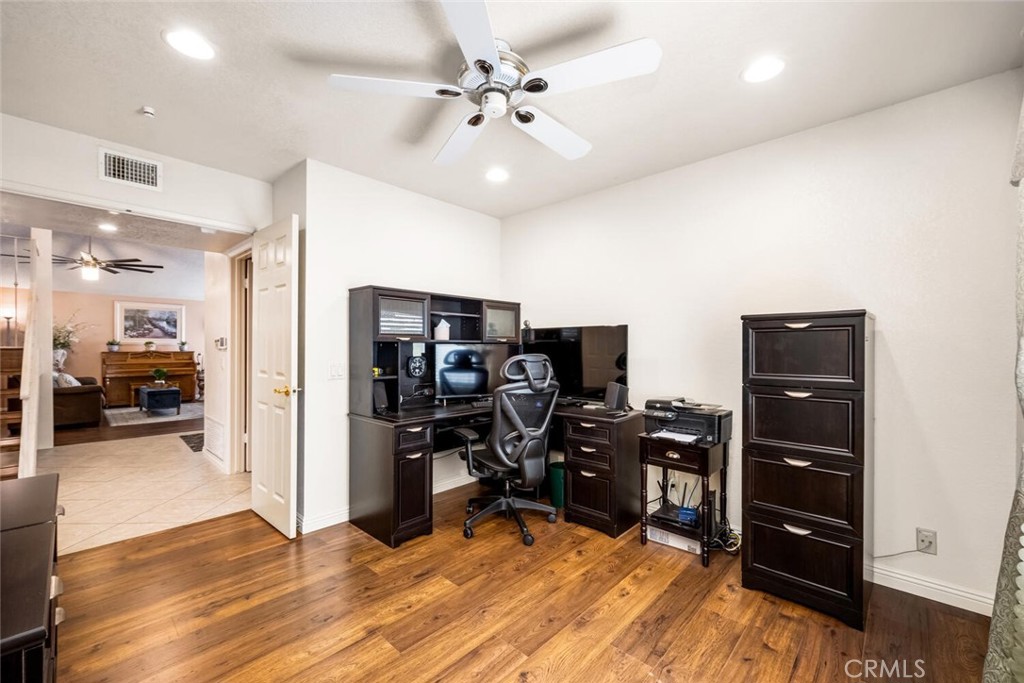 8441 Meadowlark Lane