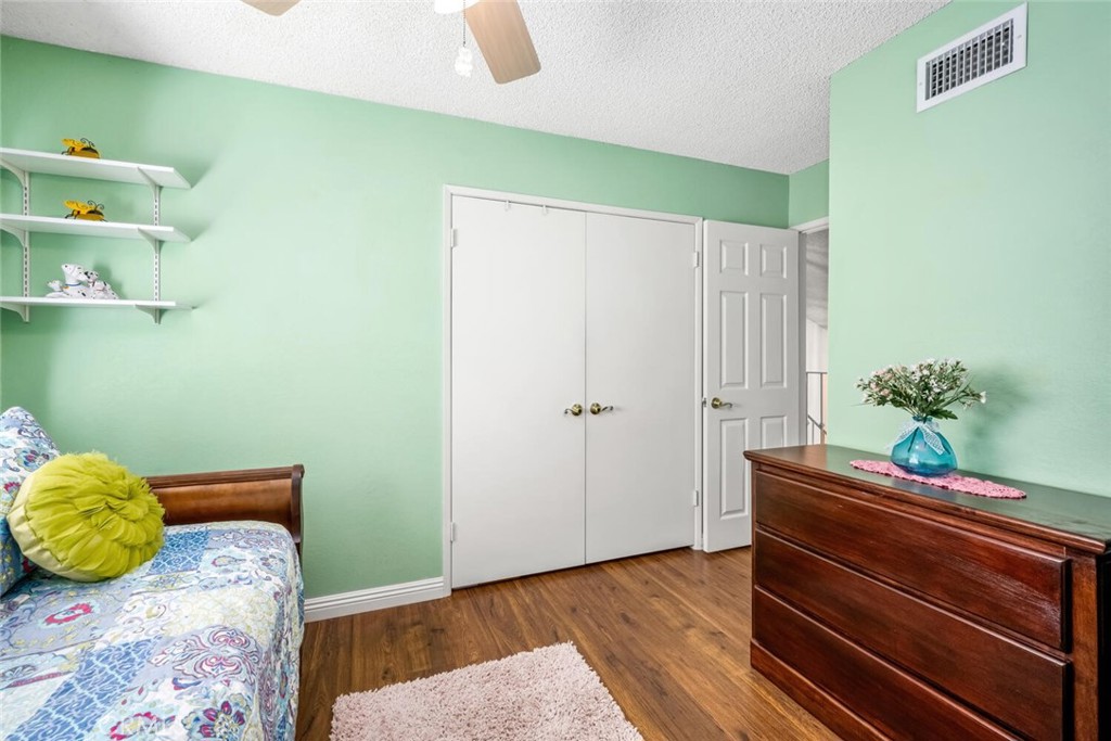 8441 Meadowlark Lane