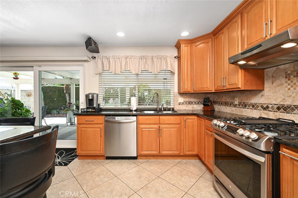 8441 Meadowlark Lane