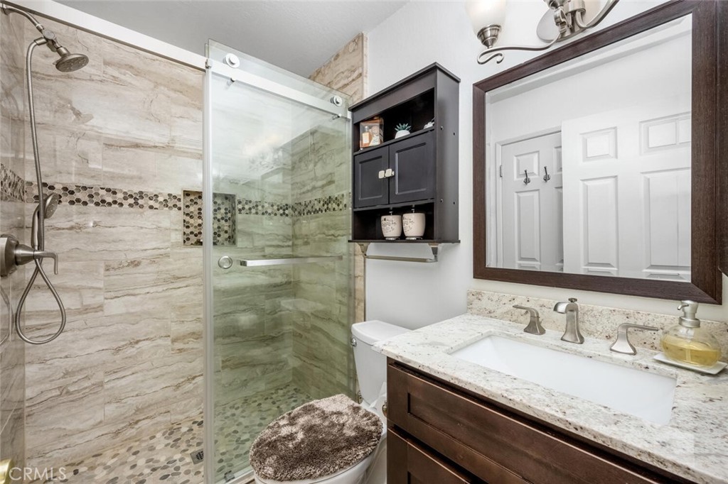 8441 Meadowlark Lane