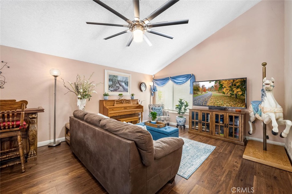 8441 Meadowlark Lane