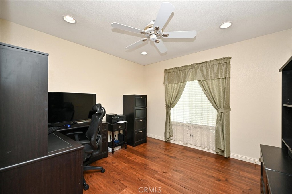 8441 Meadowlark Lane