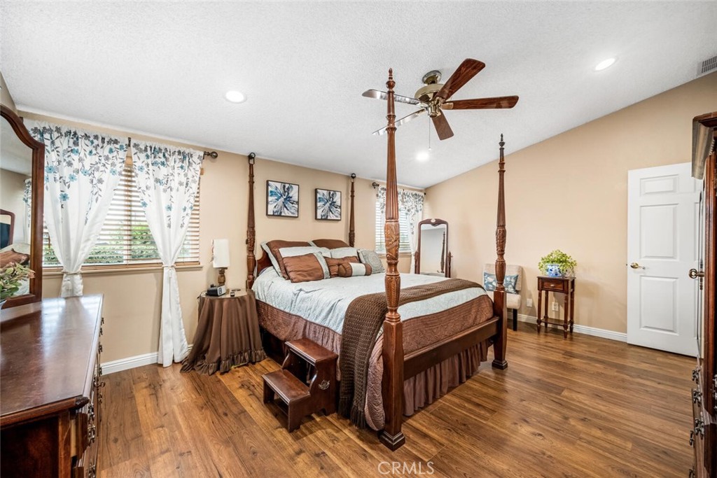 8441 Meadowlark Lane