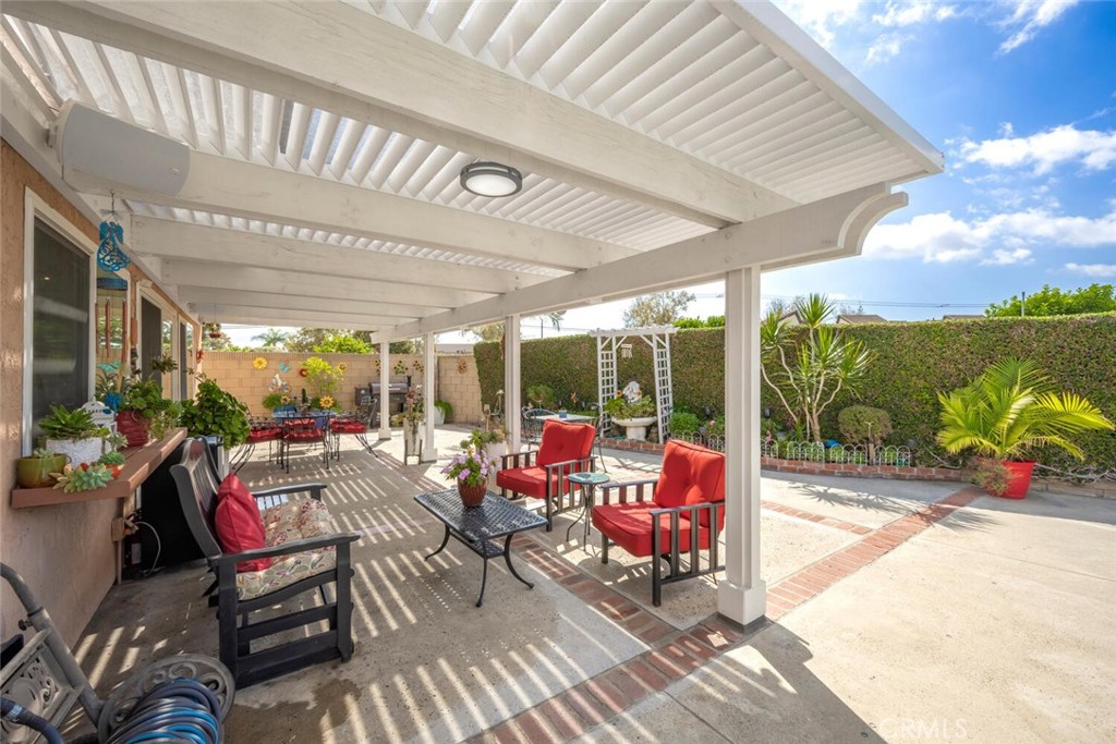 8441 Meadowlark Lane