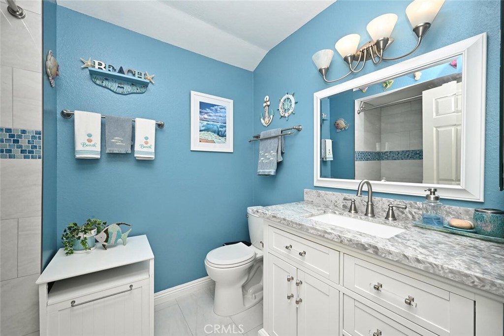 8441 Meadowlark Lane