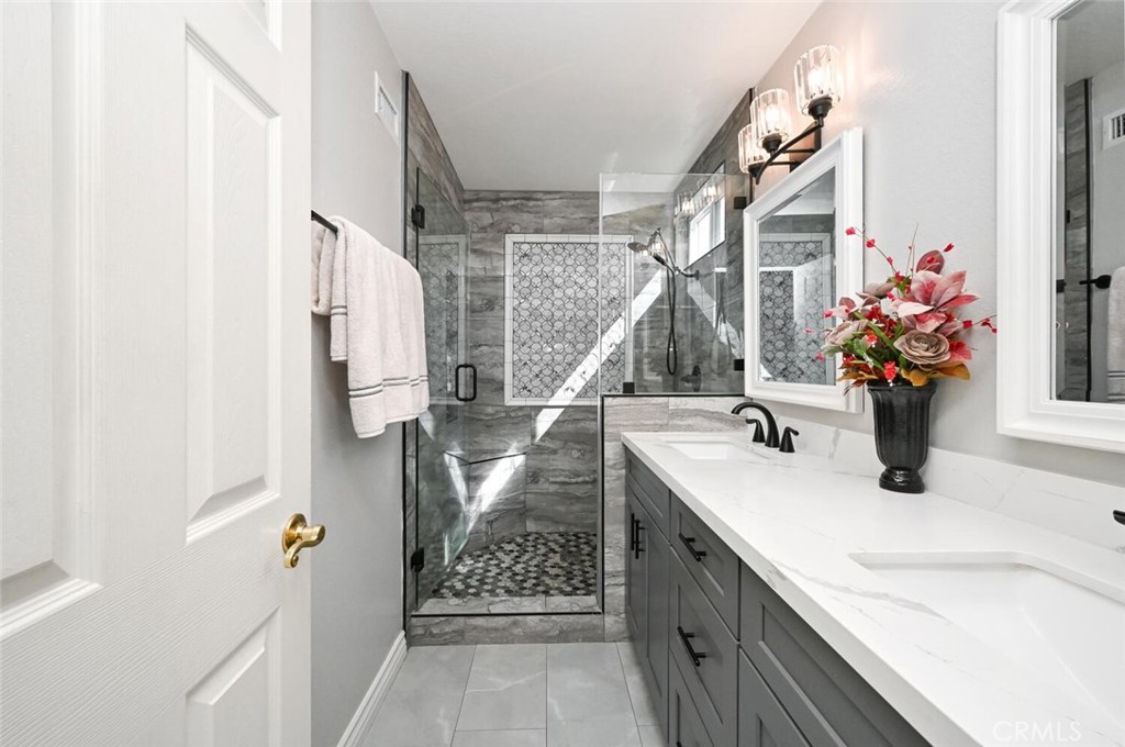 8441 Meadowlark Lane