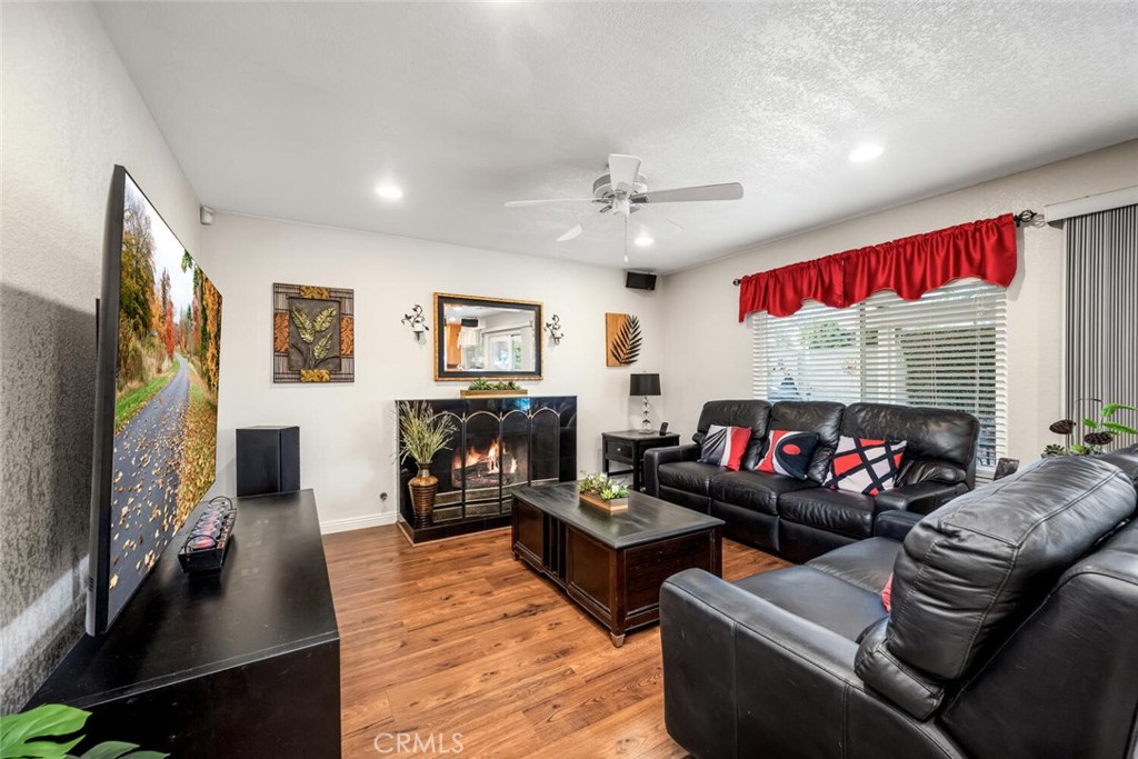 8441 Meadowlark Lane