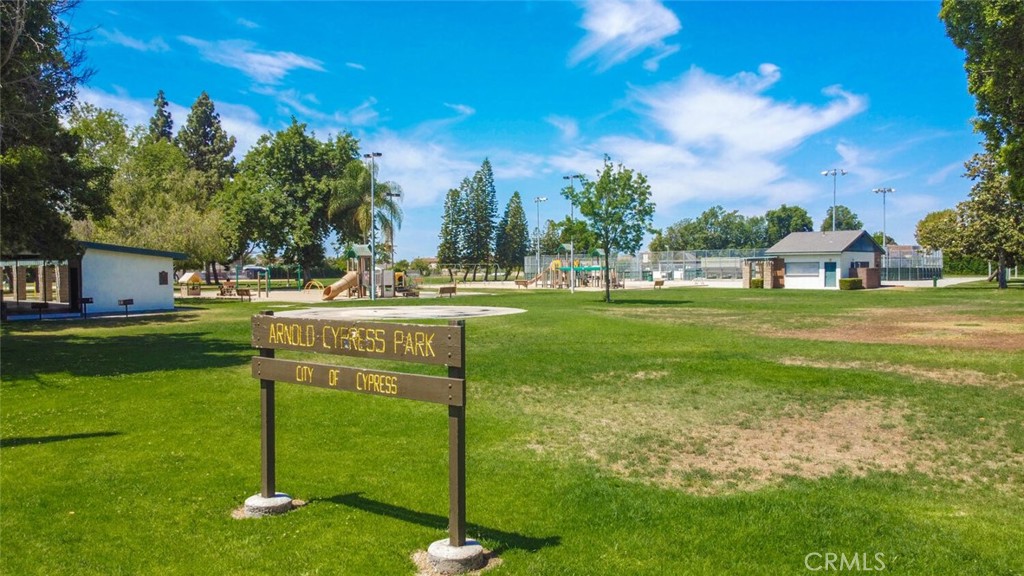 8441 Meadowlark Lane