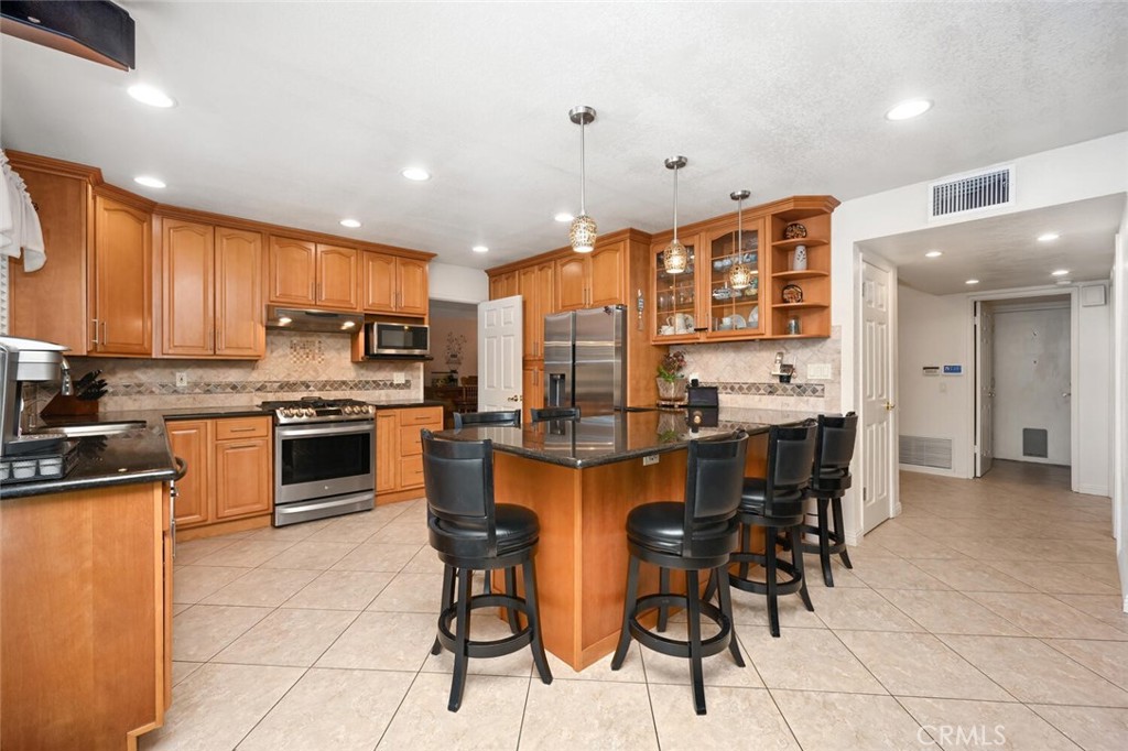 8441 Meadowlark Lane