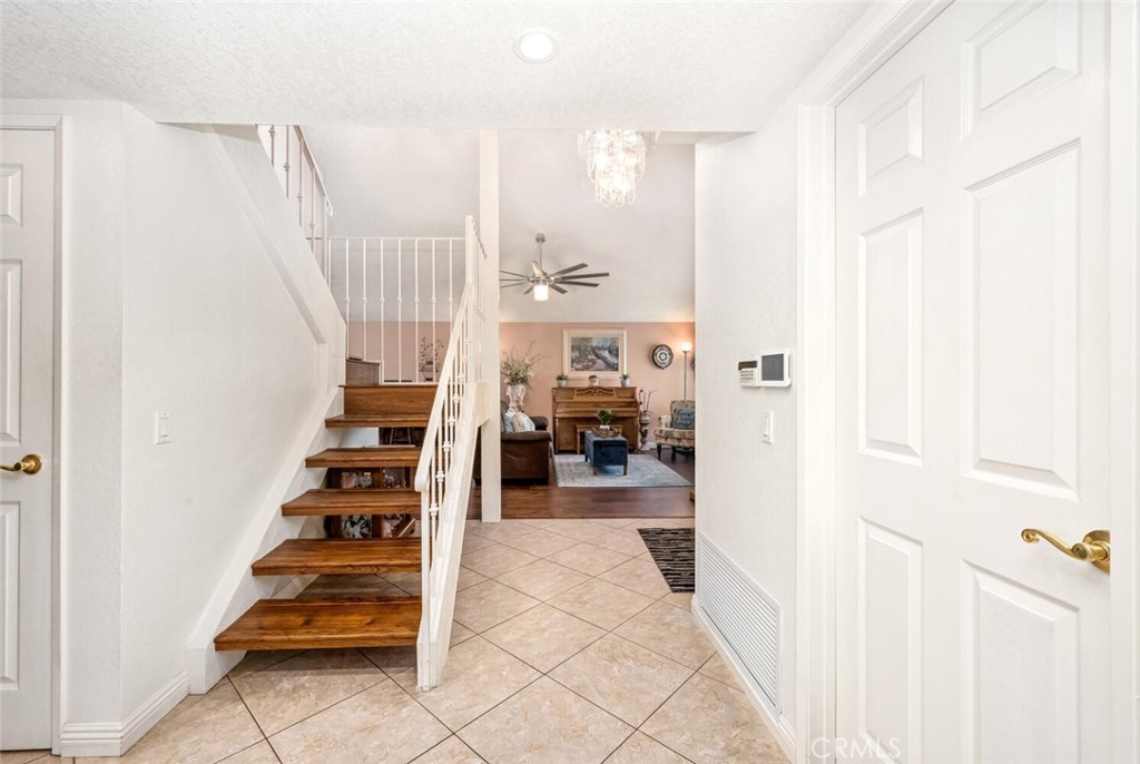 8441 Meadowlark Lane