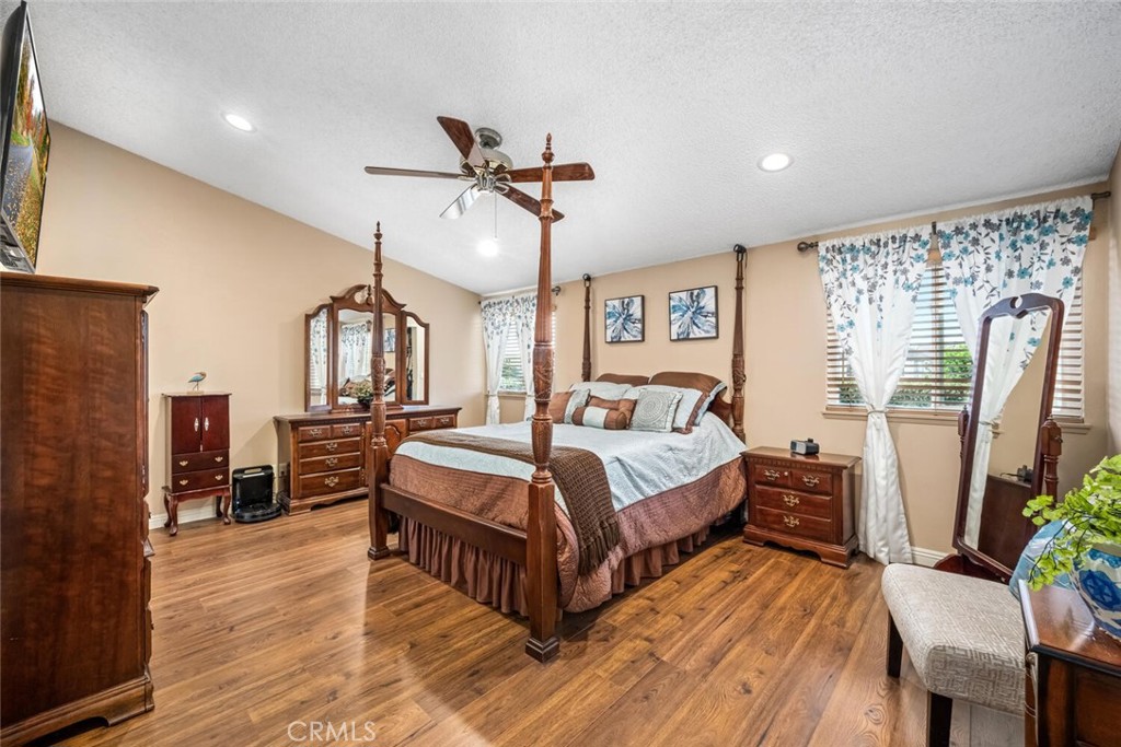 8441 Meadowlark Lane