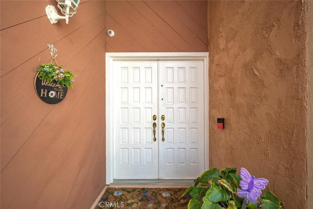 8441 Meadowlark Lane