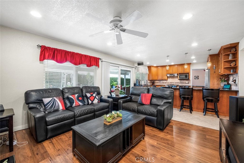 8441 Meadowlark Lane