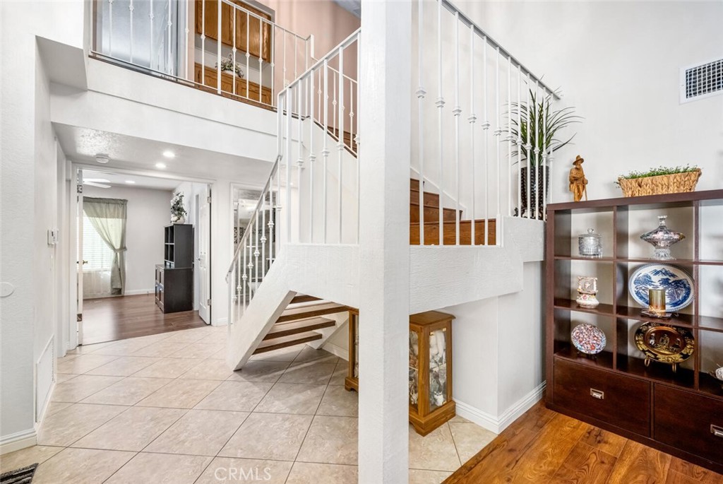 8441 Meadowlark Lane