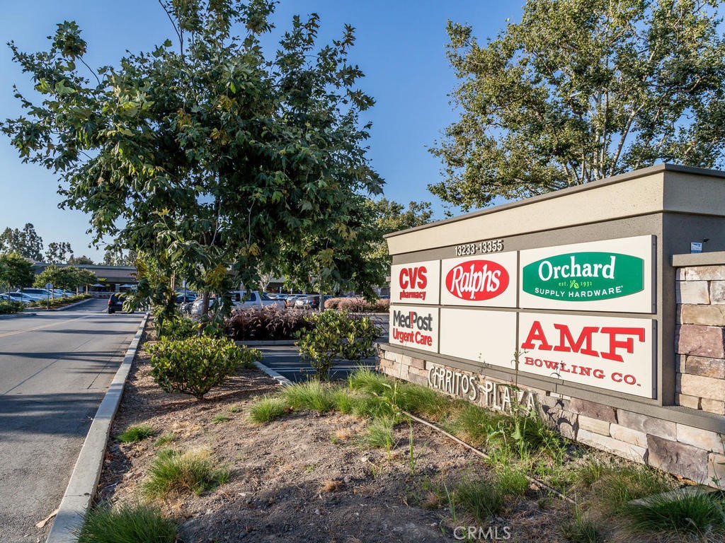 8441 Meadowlark Lane