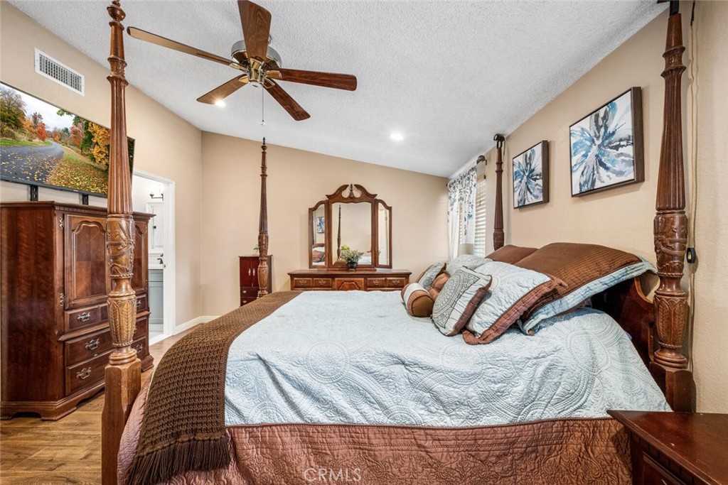 8441 Meadowlark Lane