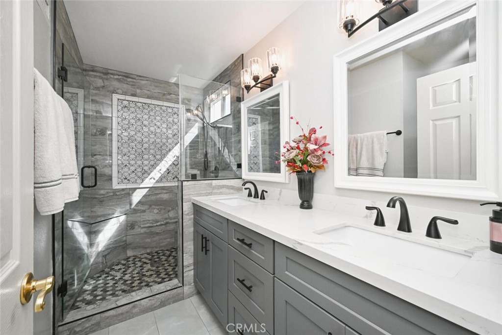 8441 Meadowlark Lane