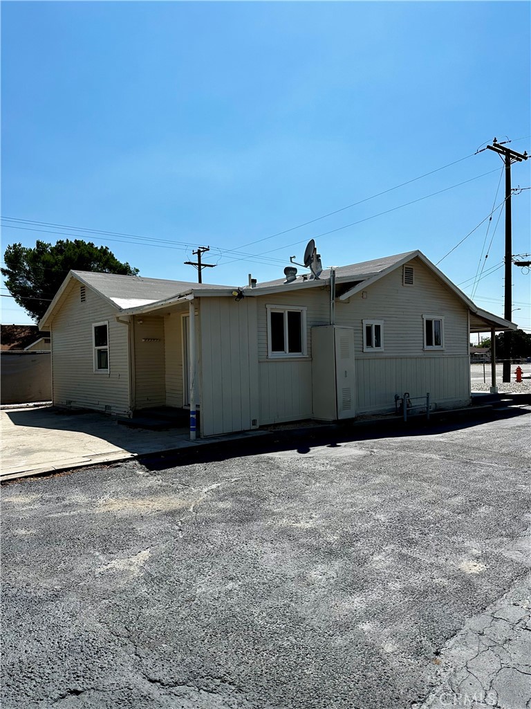 7593 Hillview Street