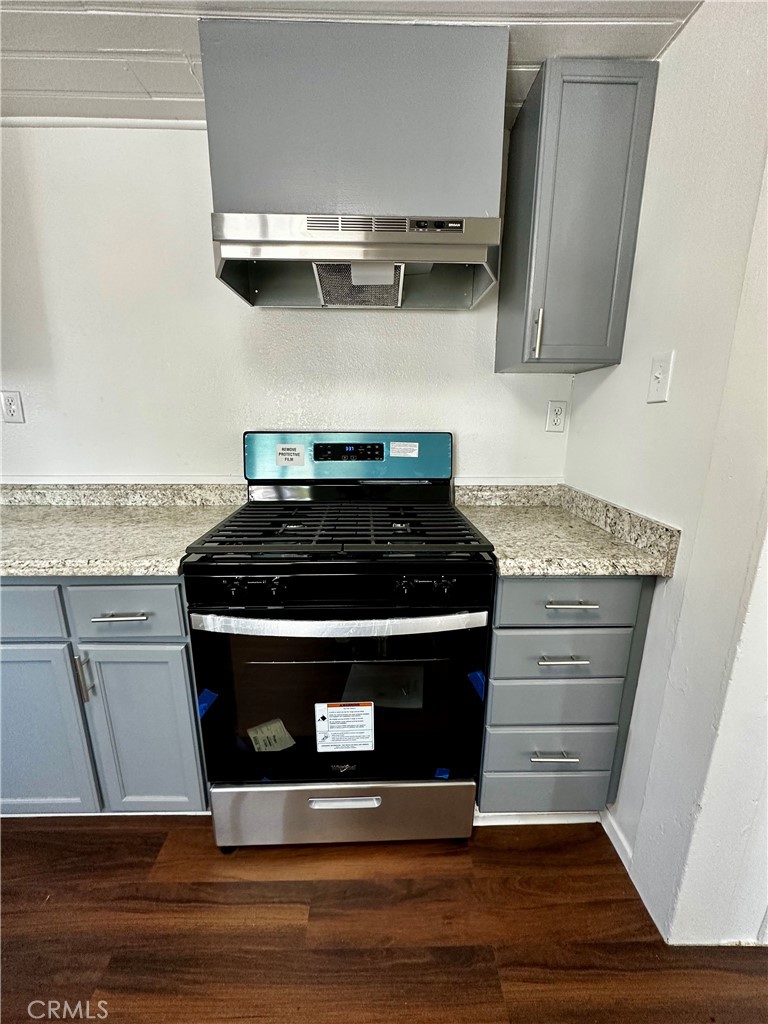 7593 Hillview Street