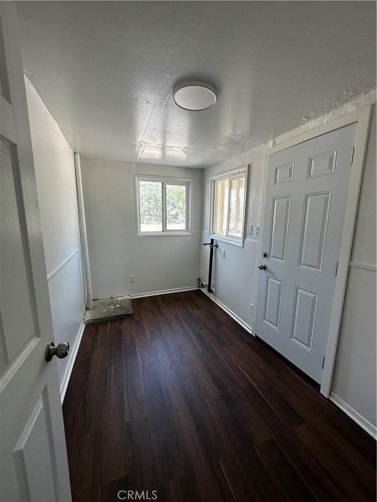 7593 Hillview Street