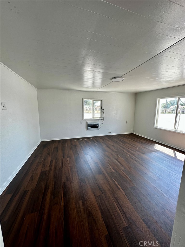 7593 Hillview Street